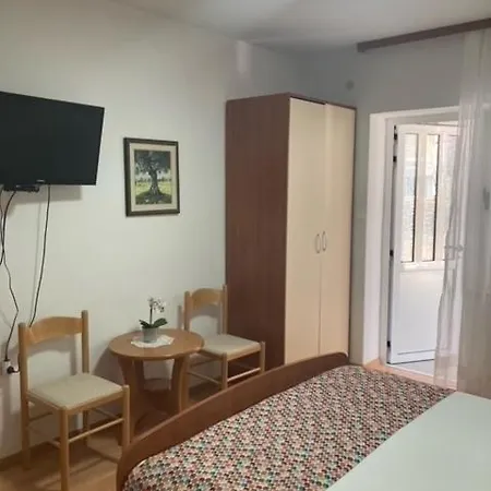 Jelsa Apartamento *